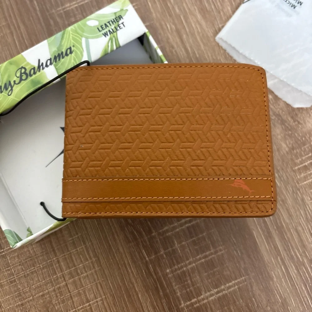 Tommy Bahama Men's Brown Leather Wallet NWT